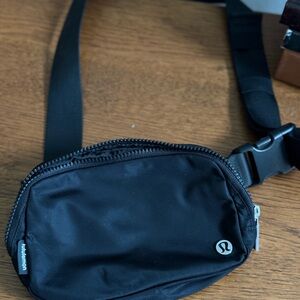 Lululemon Everywhere Belt Bag Black